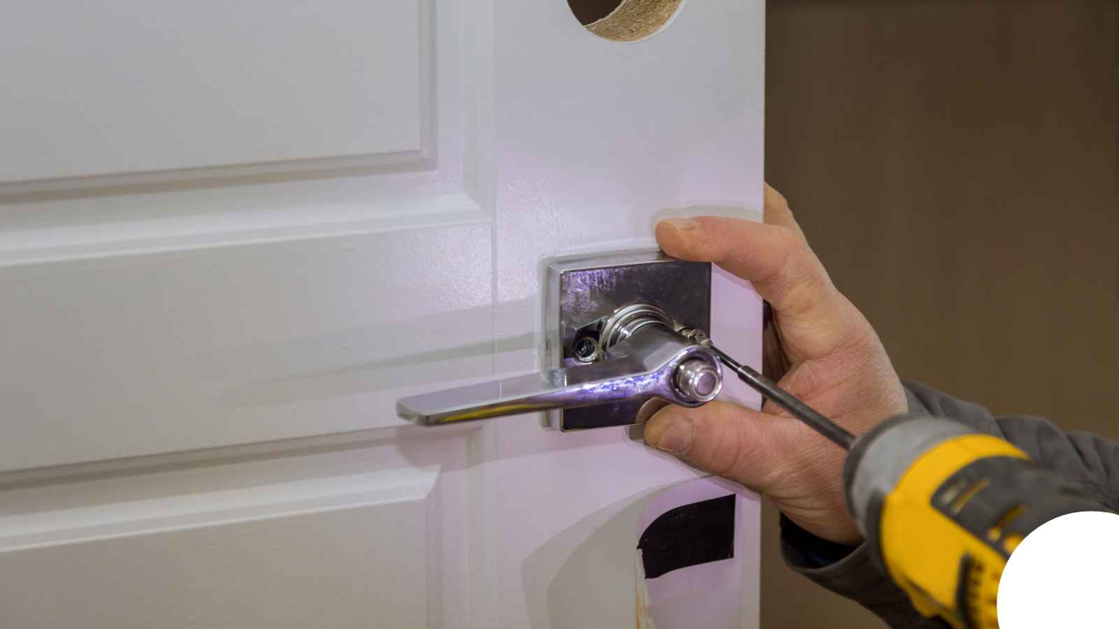 Locksmith in Los Angeles, CA — Los Angeles Storm Door Lock Repair