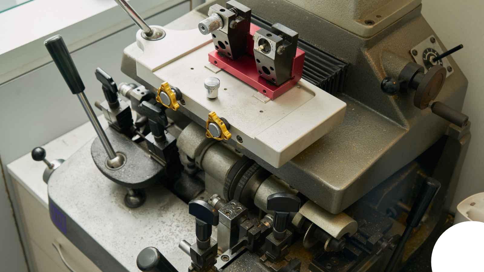 Locksmith in Los Angeles, CA — Los Angeles Storm Door Lock Repair