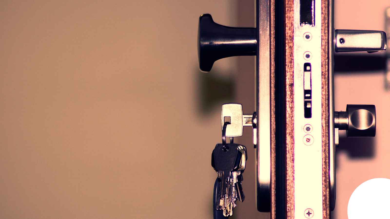 Locksmith in Los Angeles, CA — Los Angeles Storm Door Lock Repair